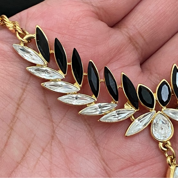 Vintage MONET Signed Black/Clear Crystal Rhinestone Teardrop Pendant Necklace - Picture 9 of 16